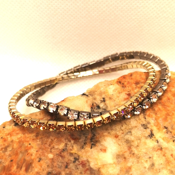 Pair of rhinestone stretch bracelets 🔥🧱 - Picture 2 of 4